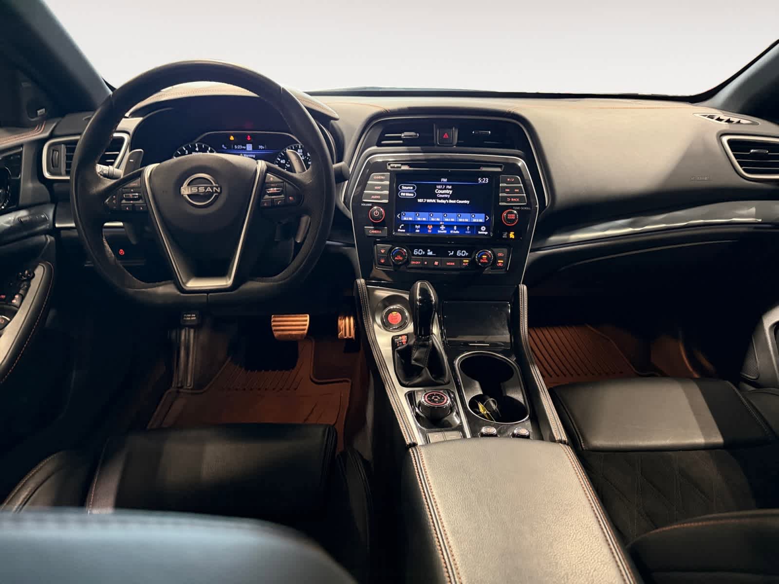 Used 2023 Nissan Maxima SR w/ Sport Mat Group FWD image 11