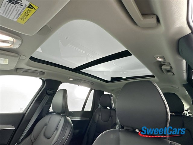 Used 2025 Volvo XC90 B6 Ultra w/ Protection Package Premier image 36