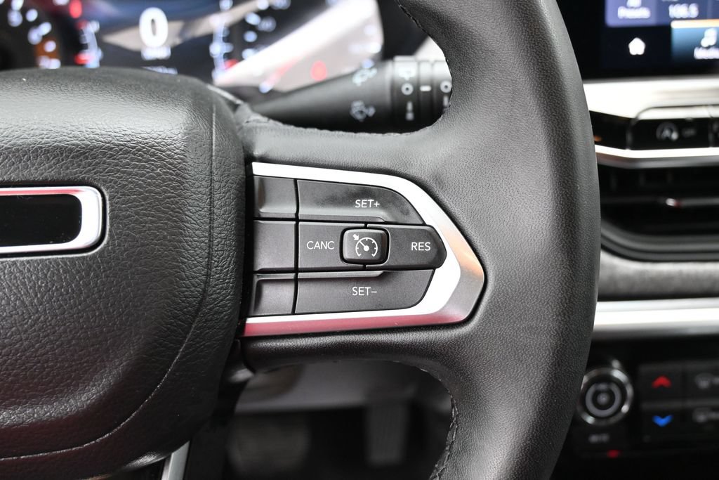 Used 2024 Jeep Compass Latitude AWD/4WD image 19