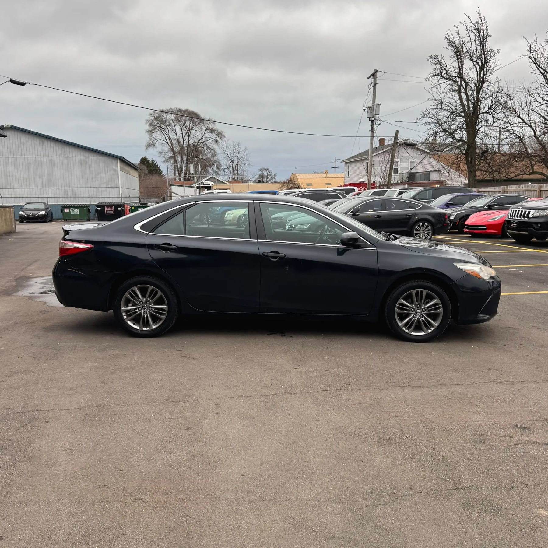 Used 2017 Toyota Camry SE FWD image 14