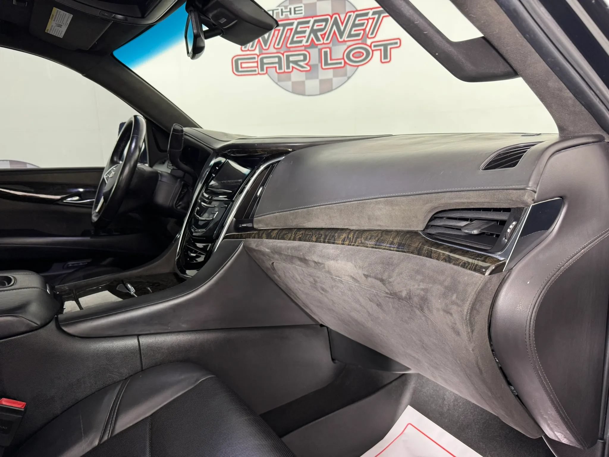 Used 2016 Cadillac Escalade Platinum AWD/4WD image 12