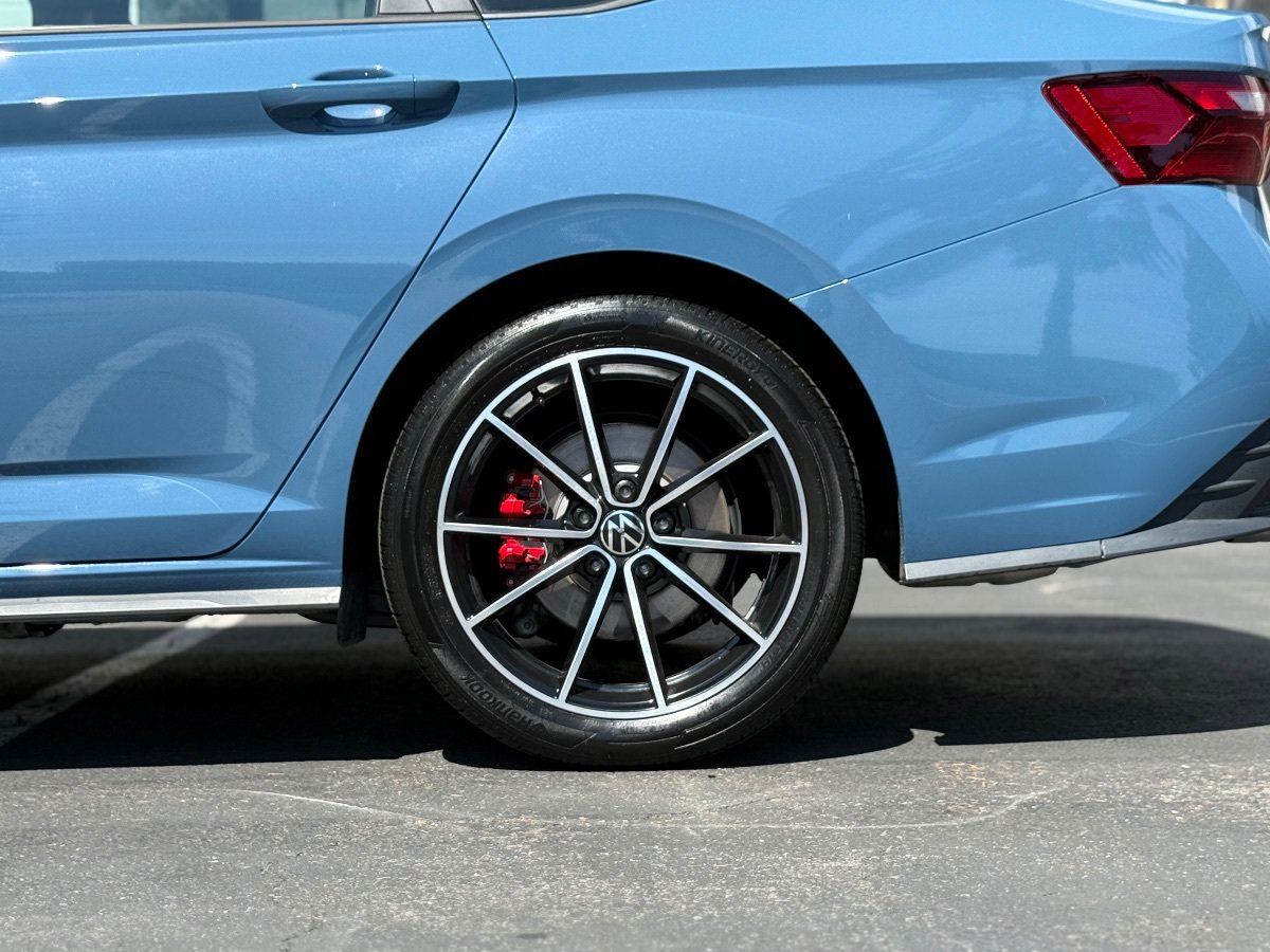Used 2026 Volkswagen Jetta GLI Autobahn FWD image 10
