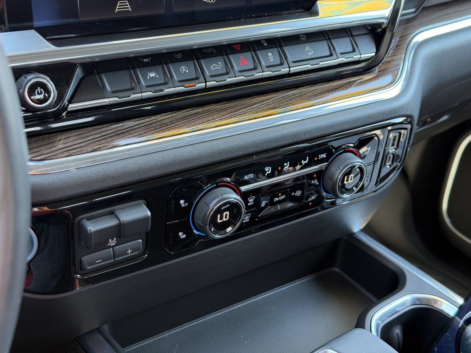 Used 2023 Chevrolet Silverado 1500 RST AWD/4WD image 18