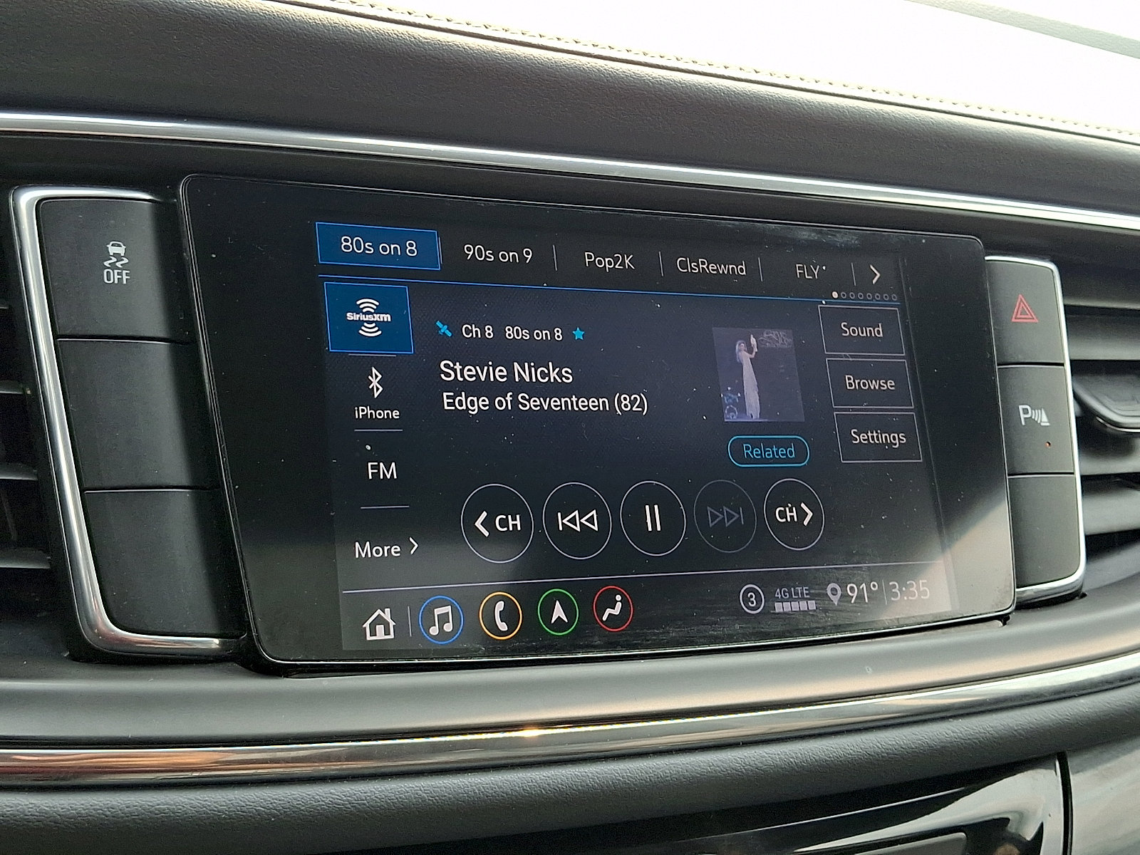 Used 2020 Buick Enclave Essence w/ Sound and Sites Package FWD image 23