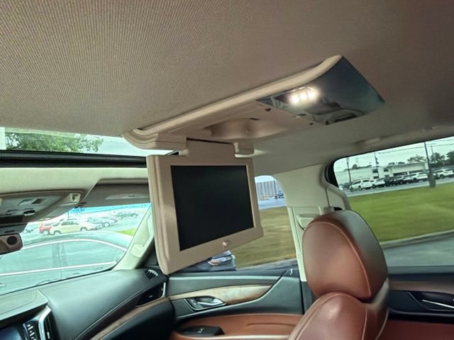 Used 2019 Cadillac Escalade ESV Luxury AWD/4WD image 31
