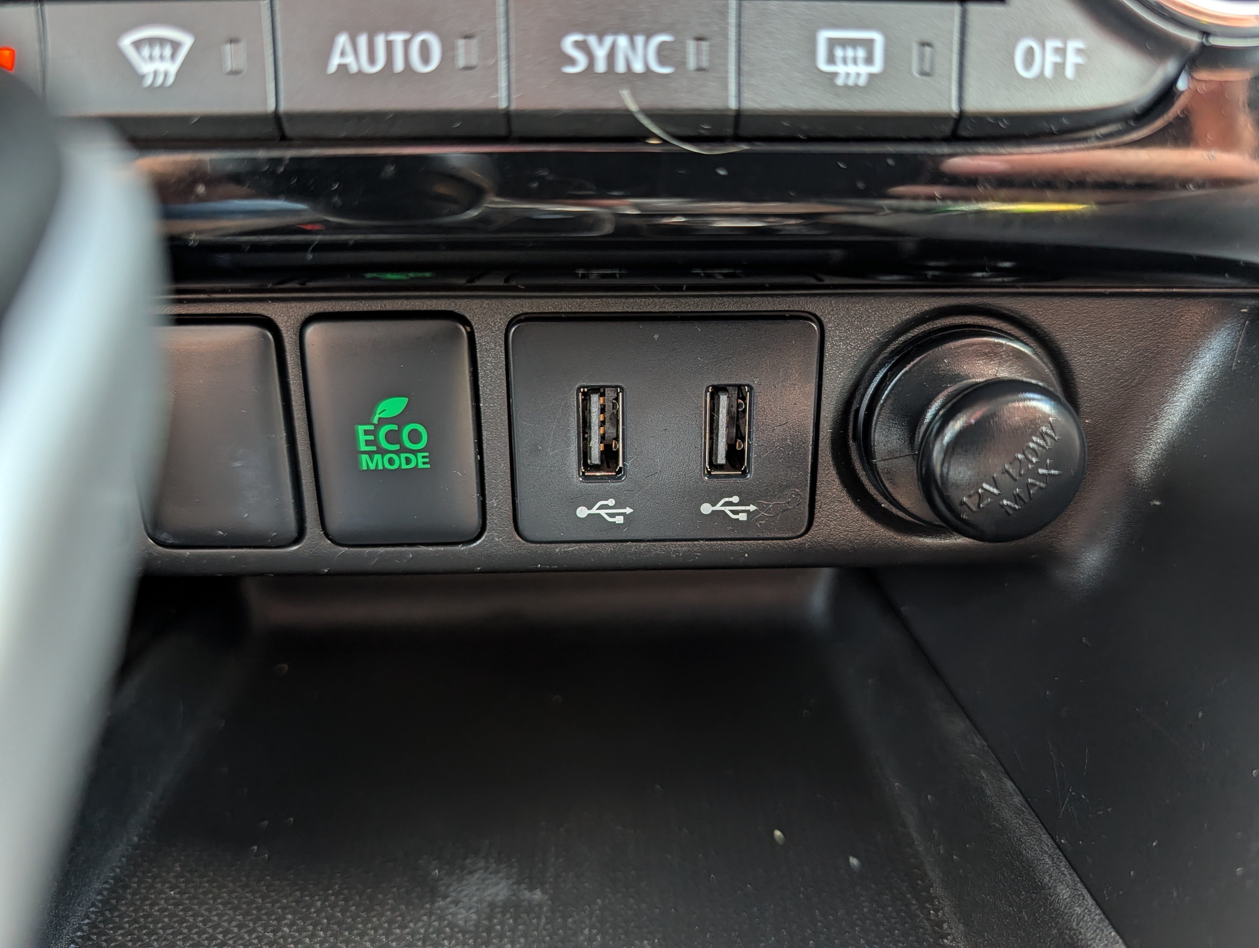Used 2018 Mitsubishi Eclipse Cross SEL AWD/4WD image 33