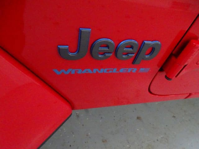 Certified 2025 Jeep Wrangler Unlimited Sahara w/ Safety Group image 24