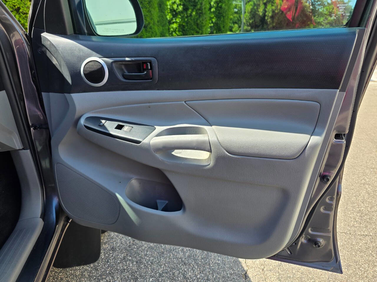 Used 2015 Toyota Tacoma 4x4 Double Cab w/ TRD Off-Road Package image 29