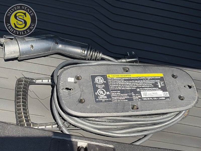 Used 2013 Chevrolet Volt Premium w/ Premium Trim Package FWD image 25