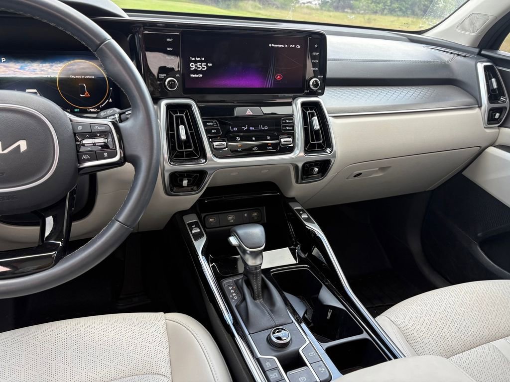 Certified 2023 Kia Sorento SX FWD image 18