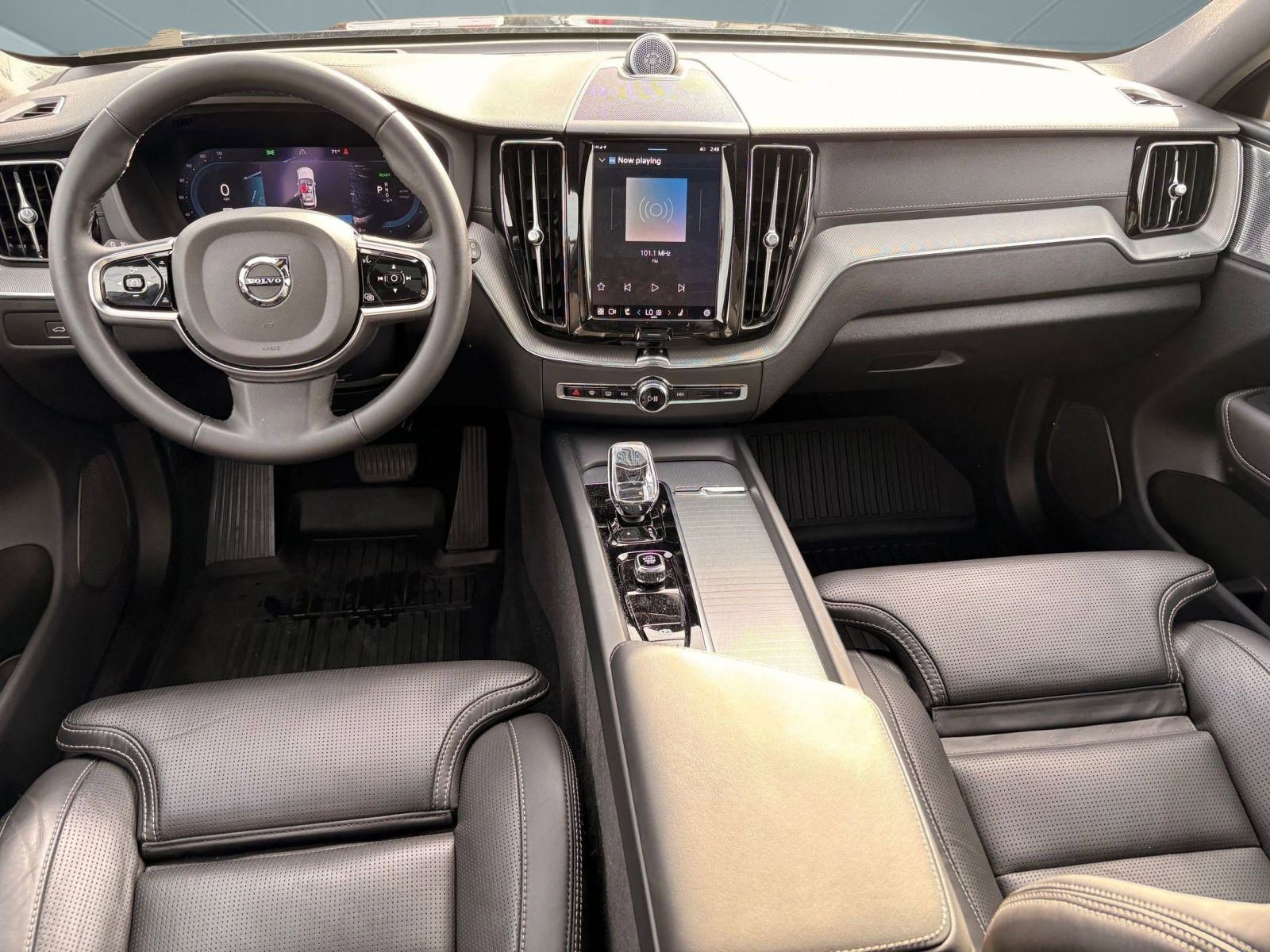 Certified 2024 Volvo XC60 T8 Ultimate w/ Protection Package Premier image 16