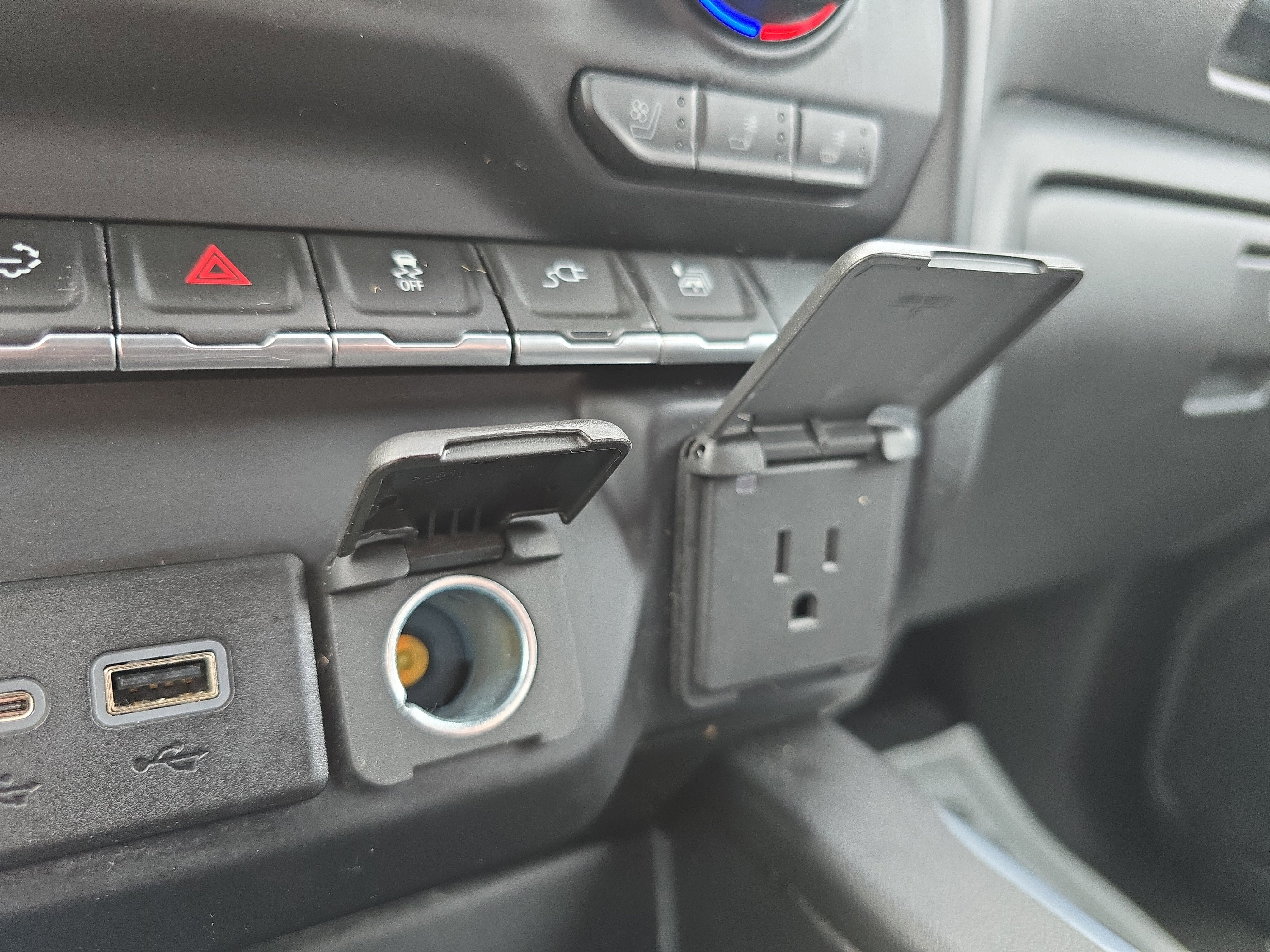 Used 2019 Chevrolet Silverado 1500 LTZ w/ LTZ Plus Package image 32