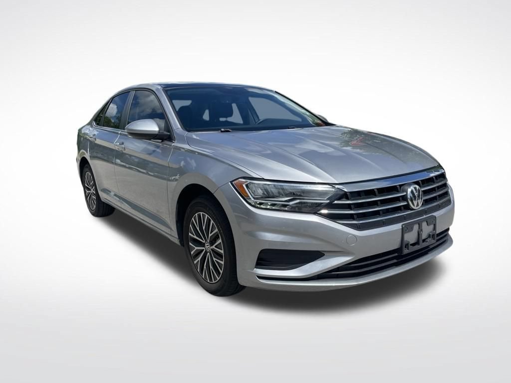 Used 2021 Volkswagen Jetta SE w/ SE Cold Weather Package FWD image 2
