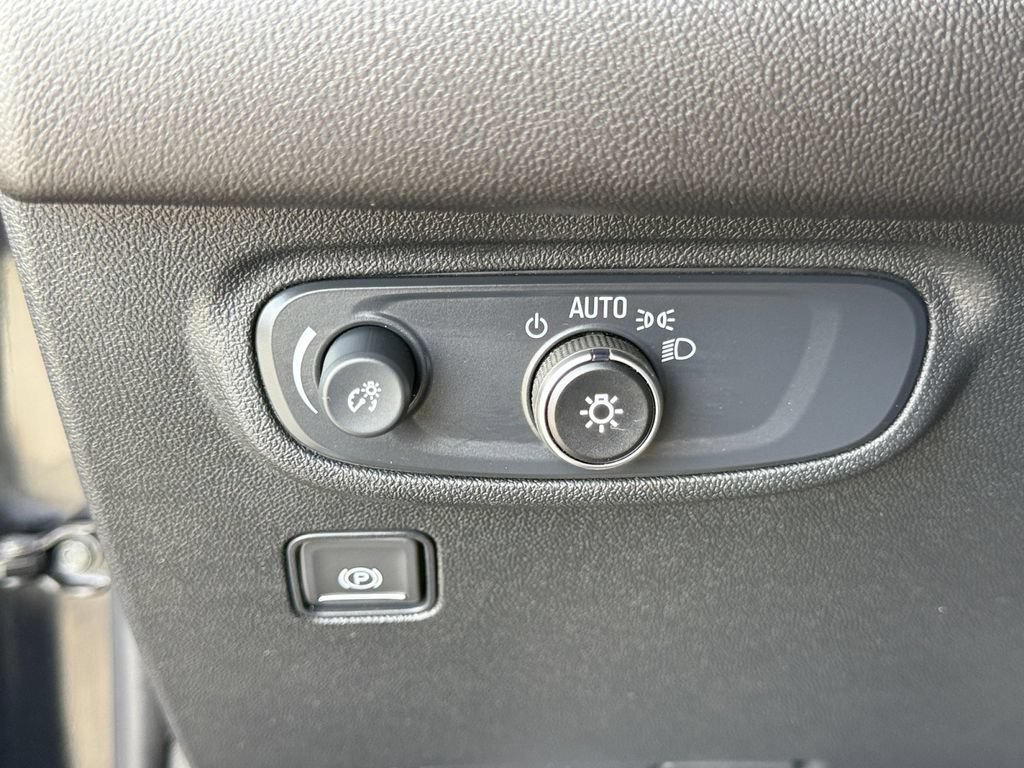 Used 2024 GMC Terrain SLE w/ Driver Convenience Package AWD/4WD image 21