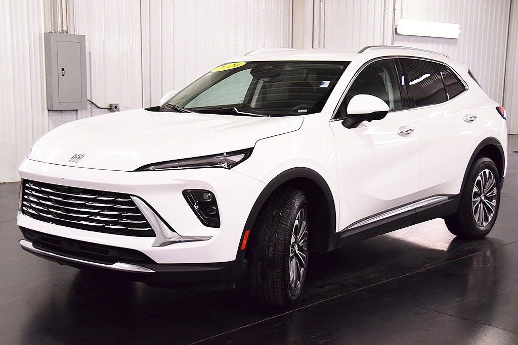 Used 2024 Buick Envision Preferred image 3