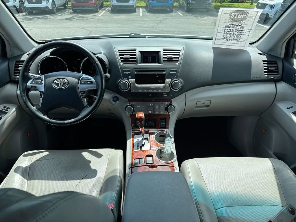 Used 2012 Toyota Highlander Limited AWD/4WD image 10