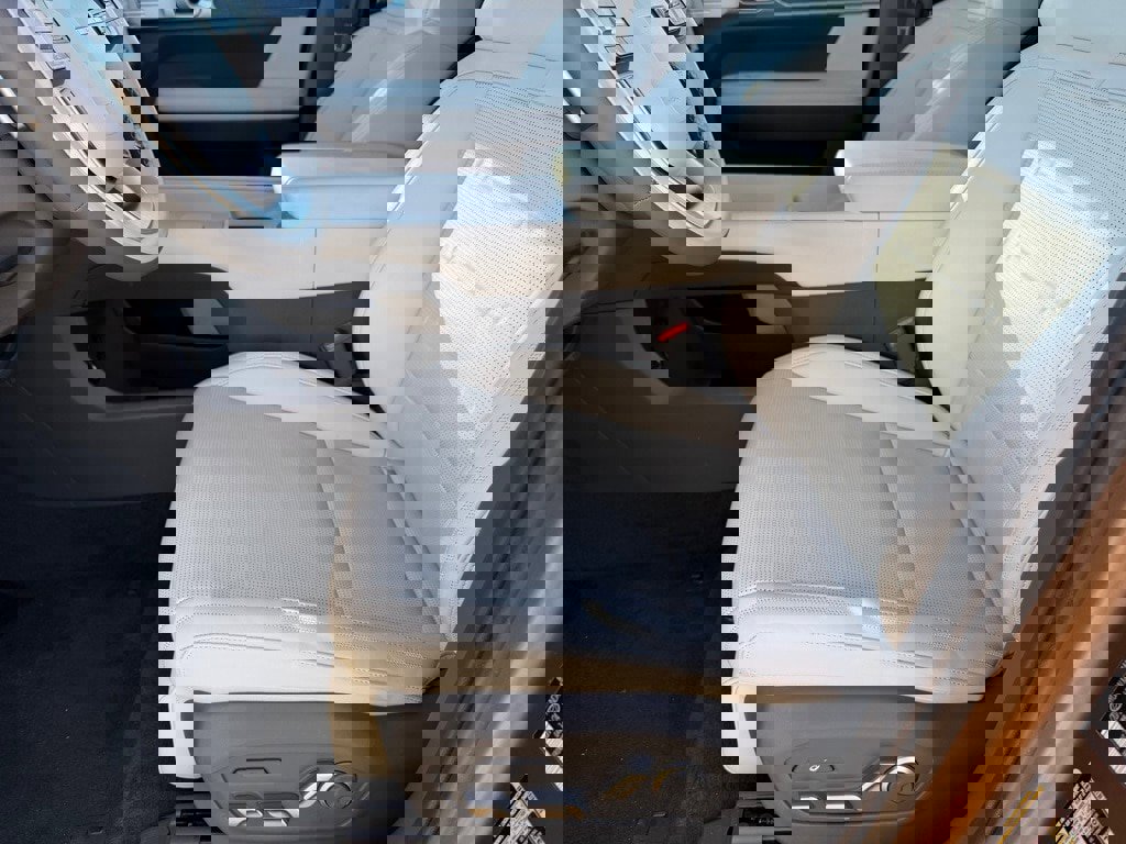 Used 2024 Hyundai Santa Fe Calligraphy image 12