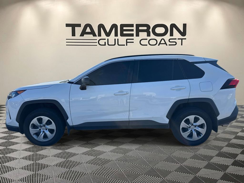 Used 2021 Toyota RAV4 LE image 4