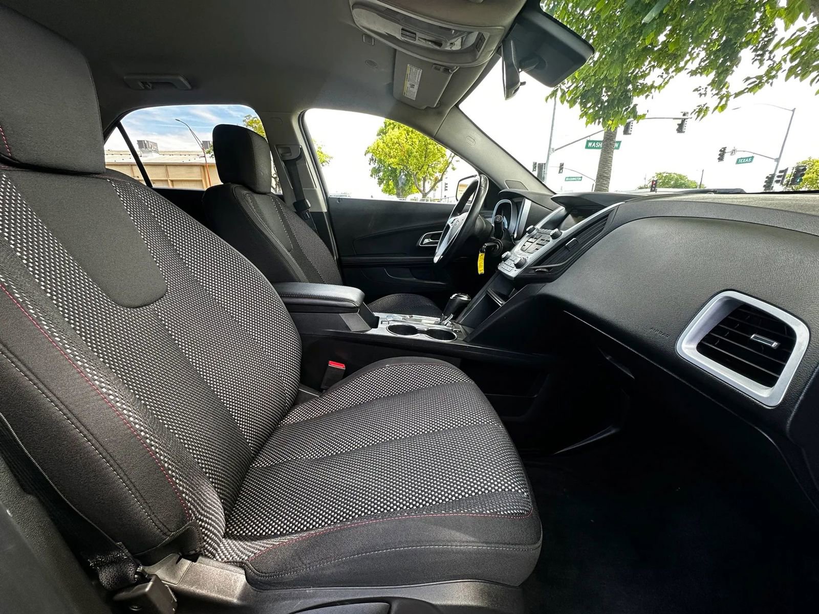 Used 2017 Chevrolet Equinox LT w/ Convenience Package FWD image 8