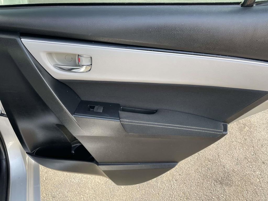 Used 2017 Toyota Corolla LE image 41