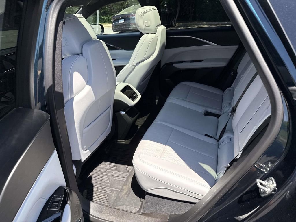 Used 2024 Cadillac Lyriq Luxury w/ LPO, Floor Liner Package AWD/4WD image 10