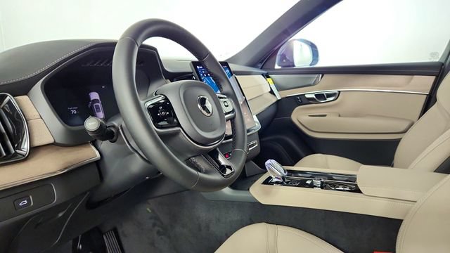 New 2026 Volvo XC90 B6 Plus w/ Protection Package AWD/4WD image 12