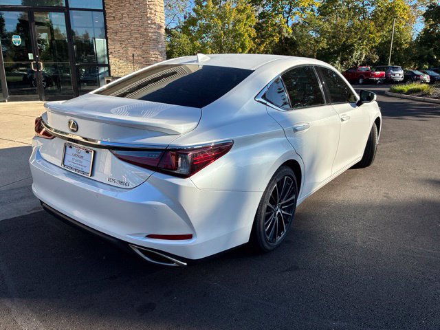 Used 2024 Lexus ES 350 w/ Premium Package FWD image 9