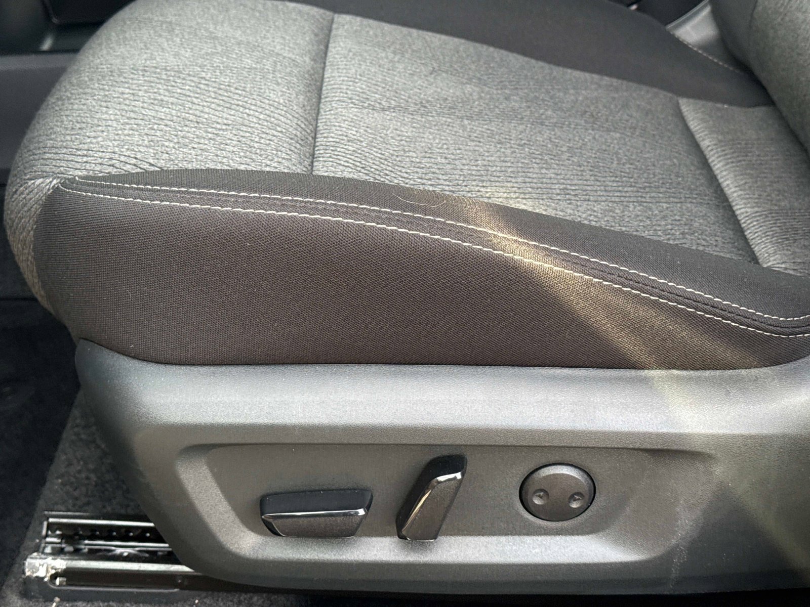 Used 2026 Nissan Rogue SV image 22