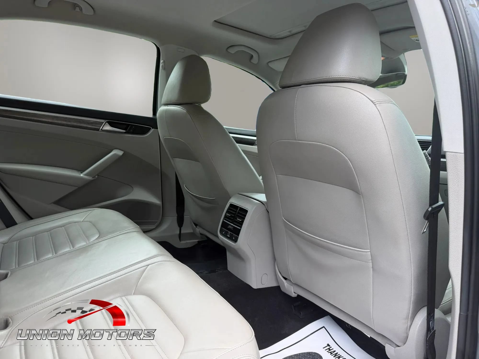 Used 2016 Volkswagen Passat 3.6 SEL Premium FWD image 22