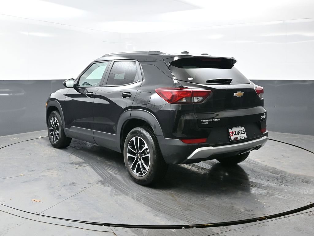 Used 2025 Chevrolet TrailBlazer LT w/ Driver Confidence Package image 11