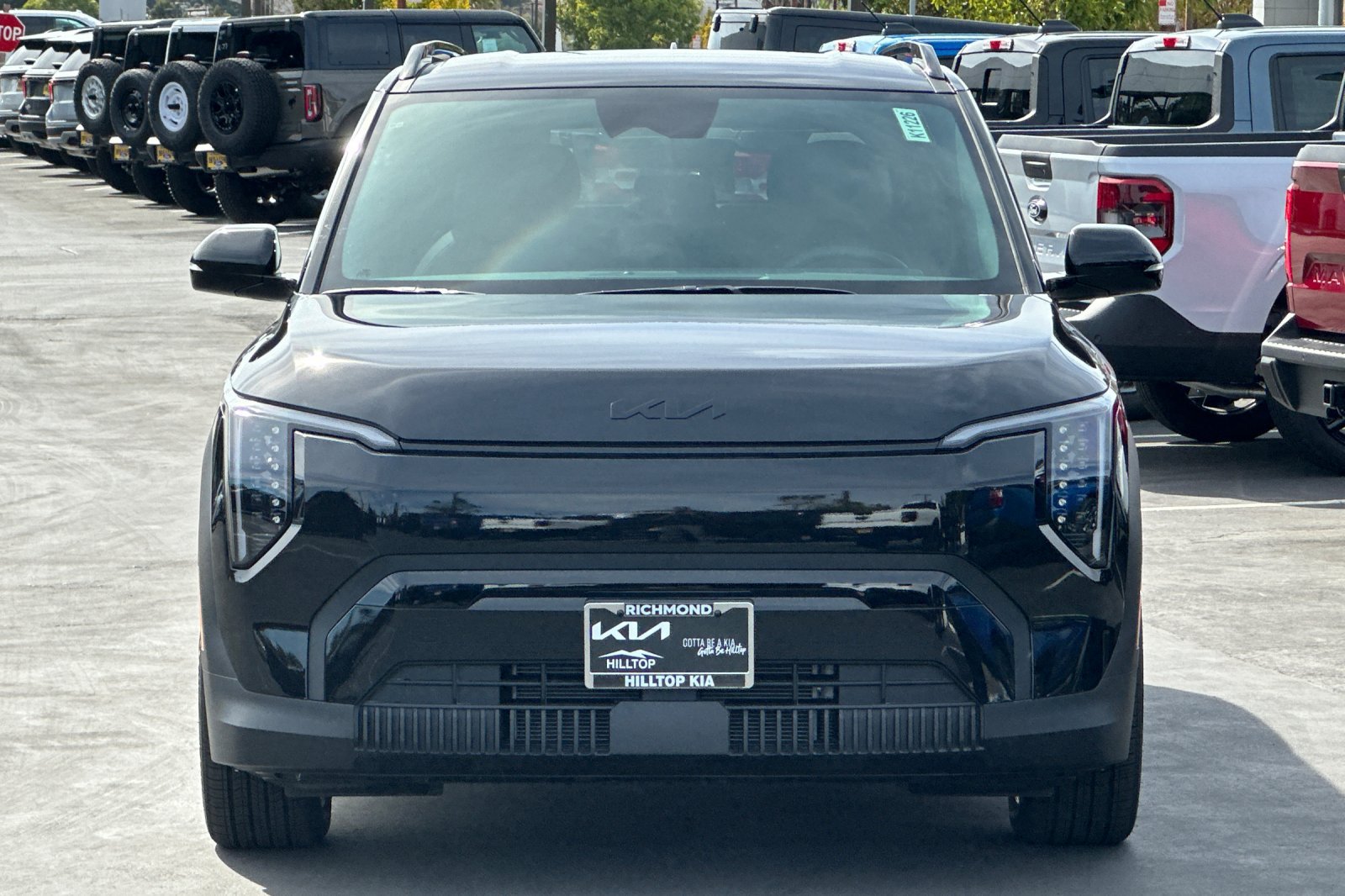 New 2027 Kia EV3 Wind FWD image 9