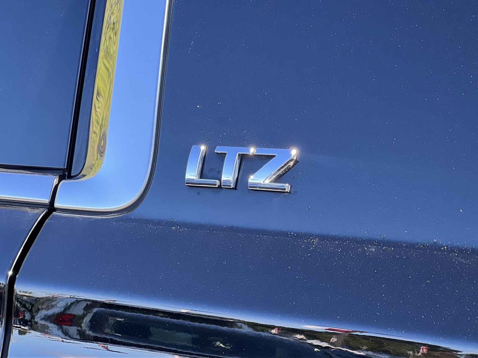 Used 2015 Chevrolet Suburban LTZ AWD/4WD image 38