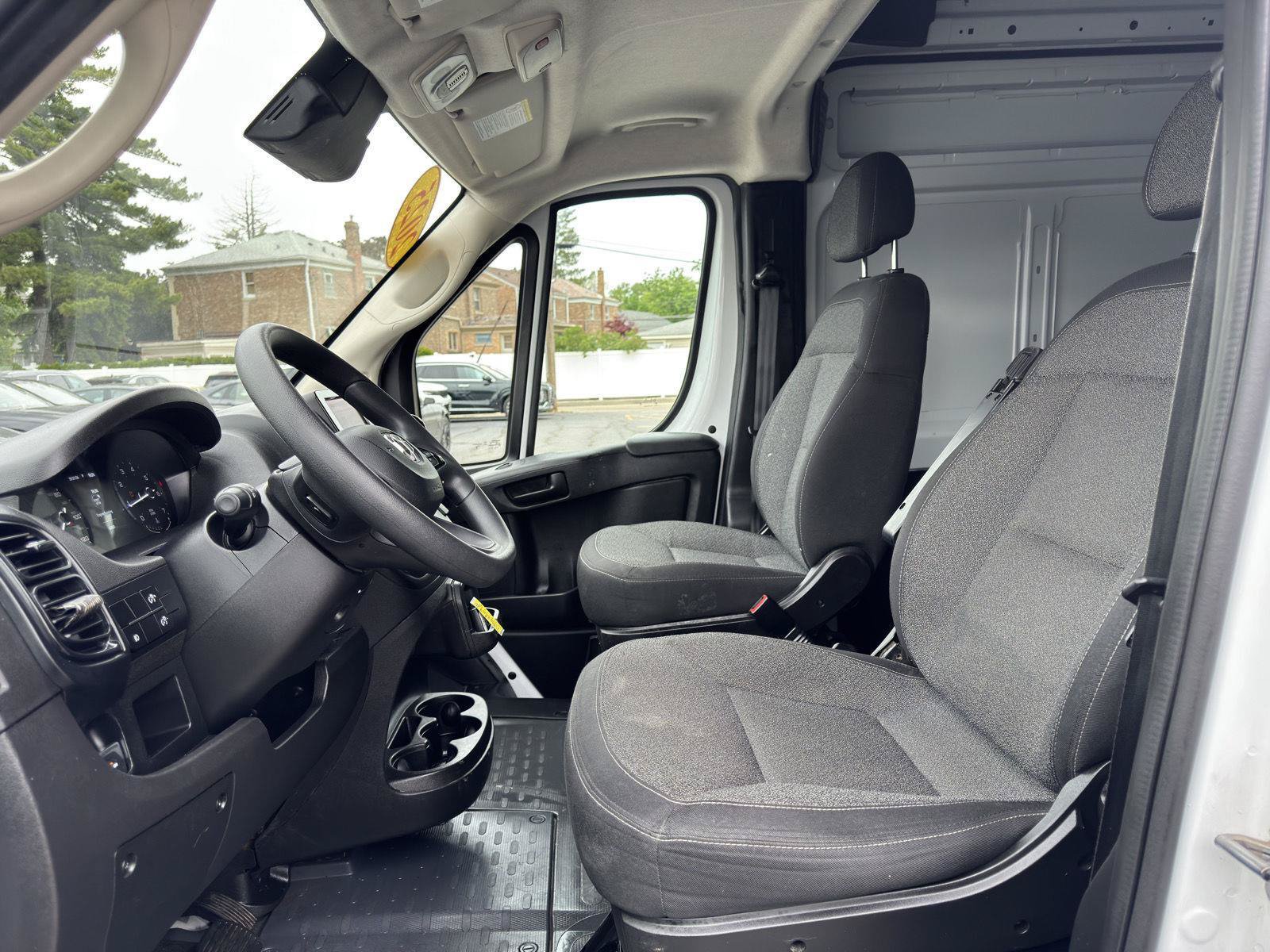 Used 2025 RAM ProMaster 2500 w/ Convenience Group FWD image 24