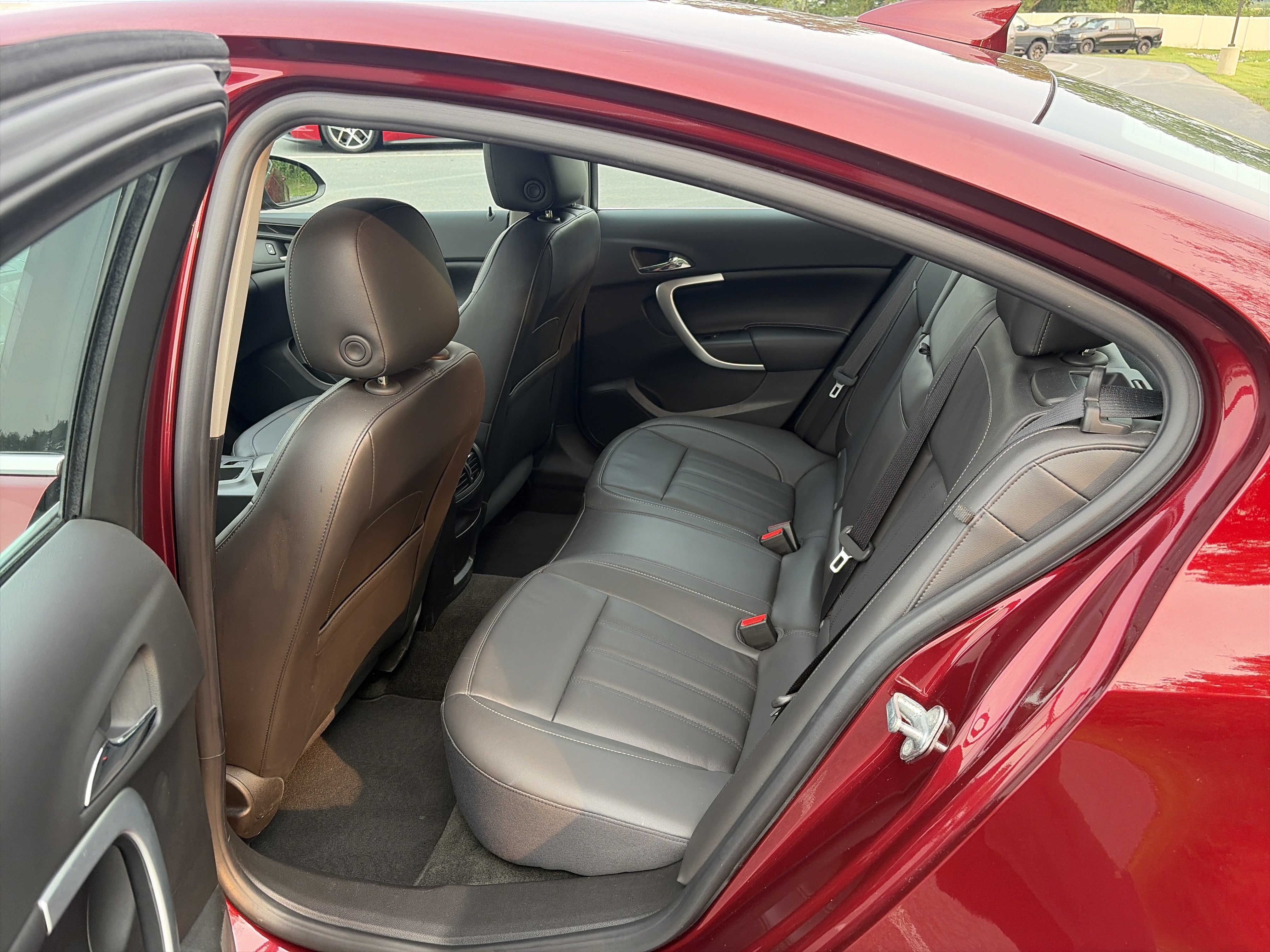 Used 2017 Buick Regal Sport Touring FWD image 22