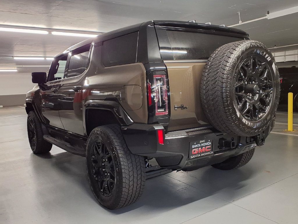 New 2026 GMC Hummer EV SUV w/ LPO, Illumination Package AWD/4WD image 10