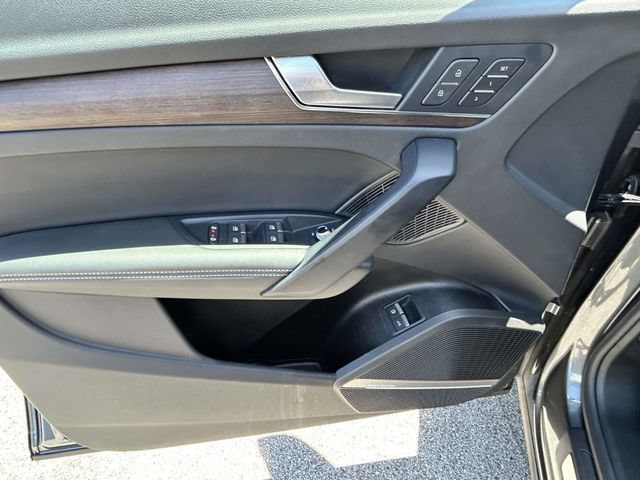 Used 2023 Audi Q5 e Premium Plus w/ Premium Plus Package AWD/4WD image 13