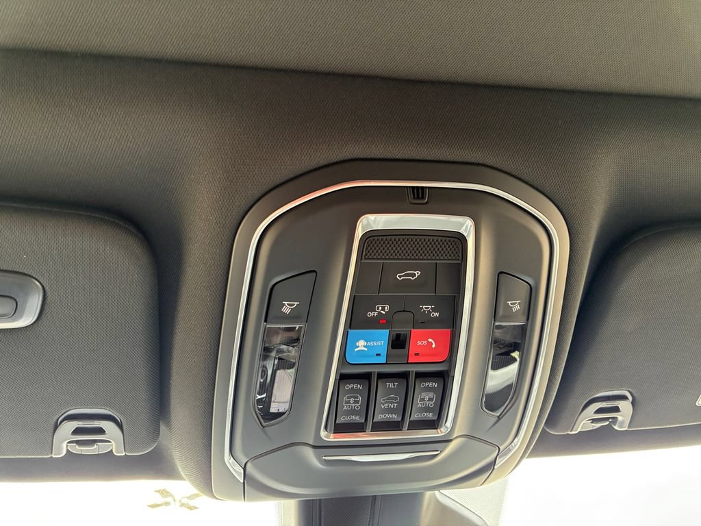 New 2026 Jeep Grand Wagoneer Limited AWD/4WD image 10