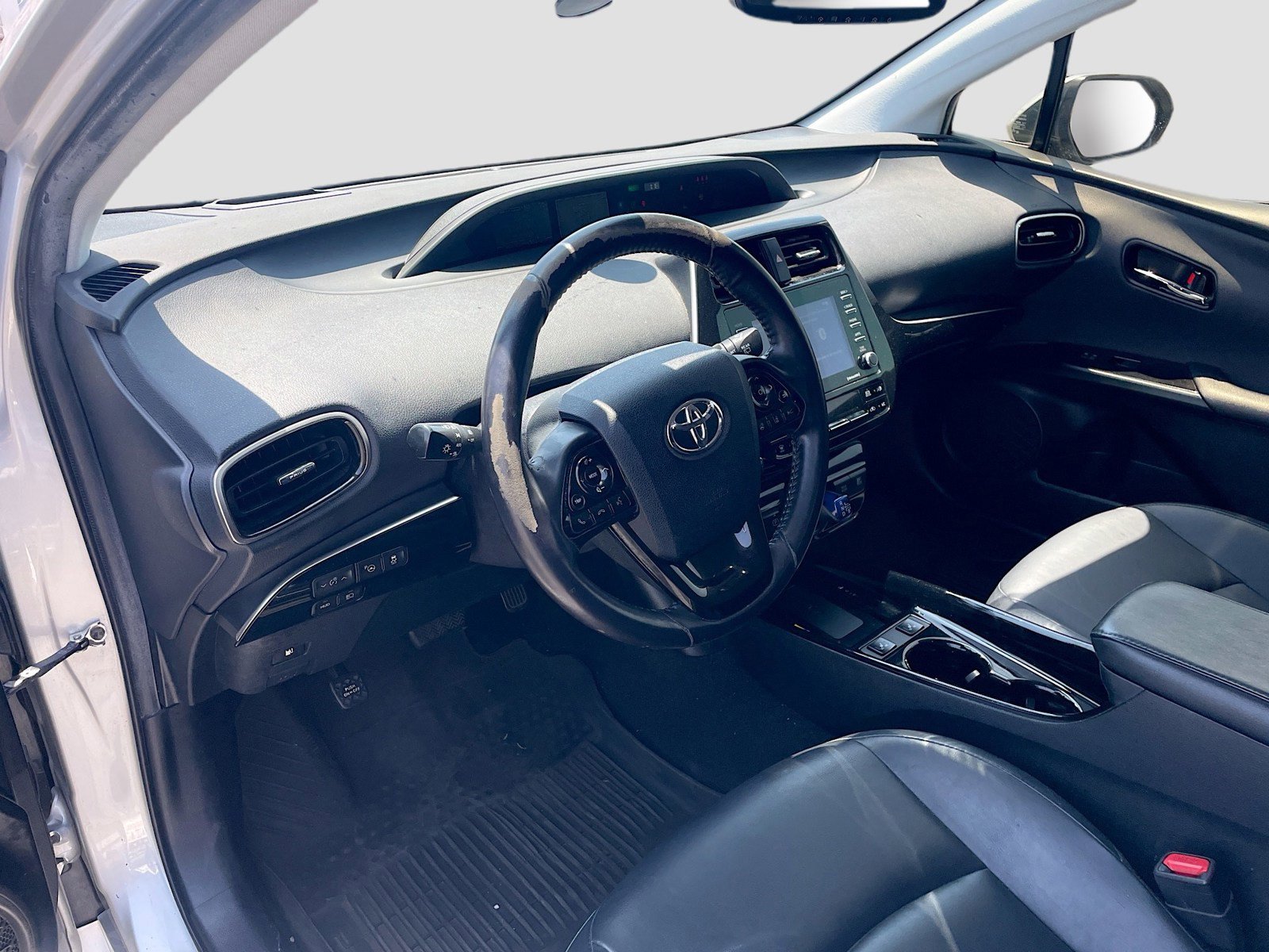 Used 2022 Toyota Prius XLE w/ Advanced Technology Package FWD image 7