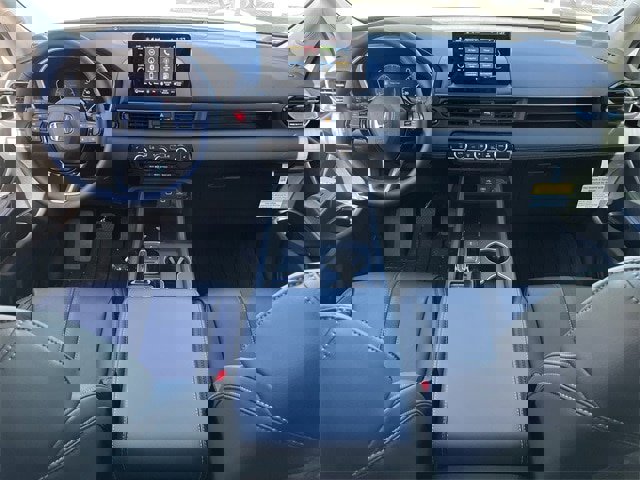 New 2025 Honda Pilot Touring image 11