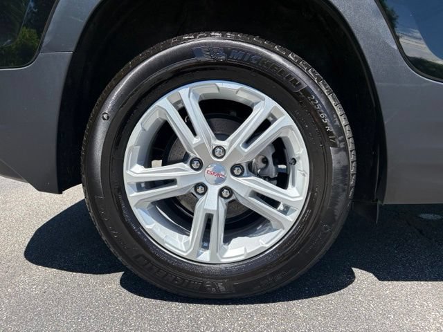 Used 2024 GMC Terrain SLE w/ LPO, Floor Liner Package FWD image 17