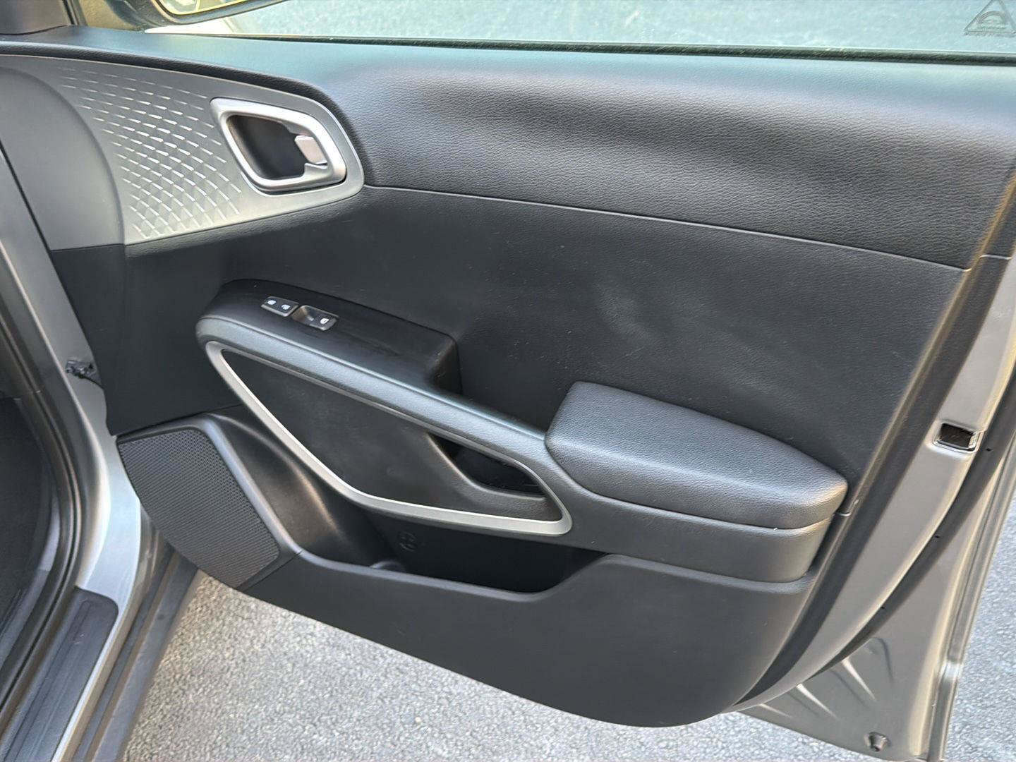Used 2024 Kia Soul LX w/ Option Group 015 FWD image 14