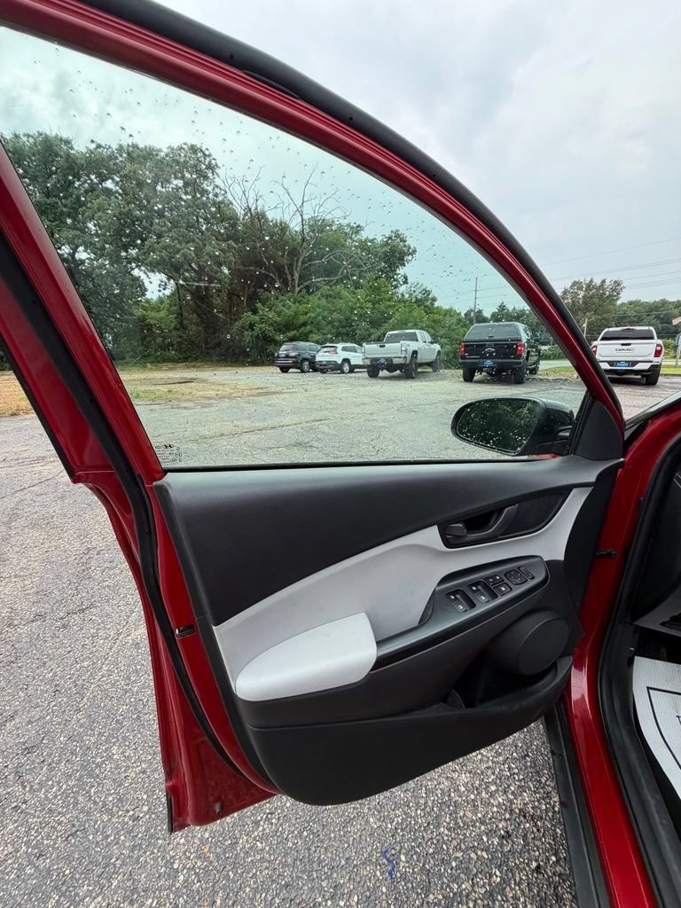 Used 2022 Hyundai Kona SEL AWD/4WD image 9