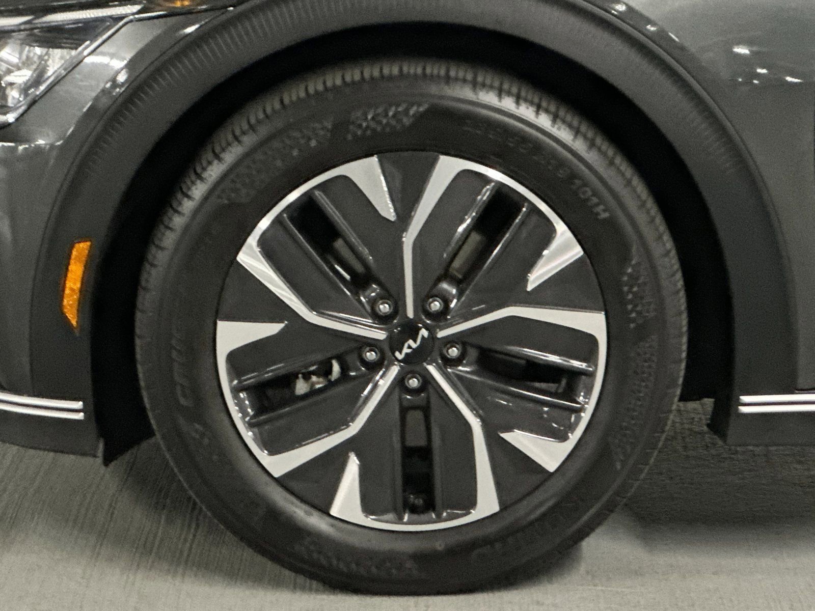 Used 2024 Kia EV6 Light image 35