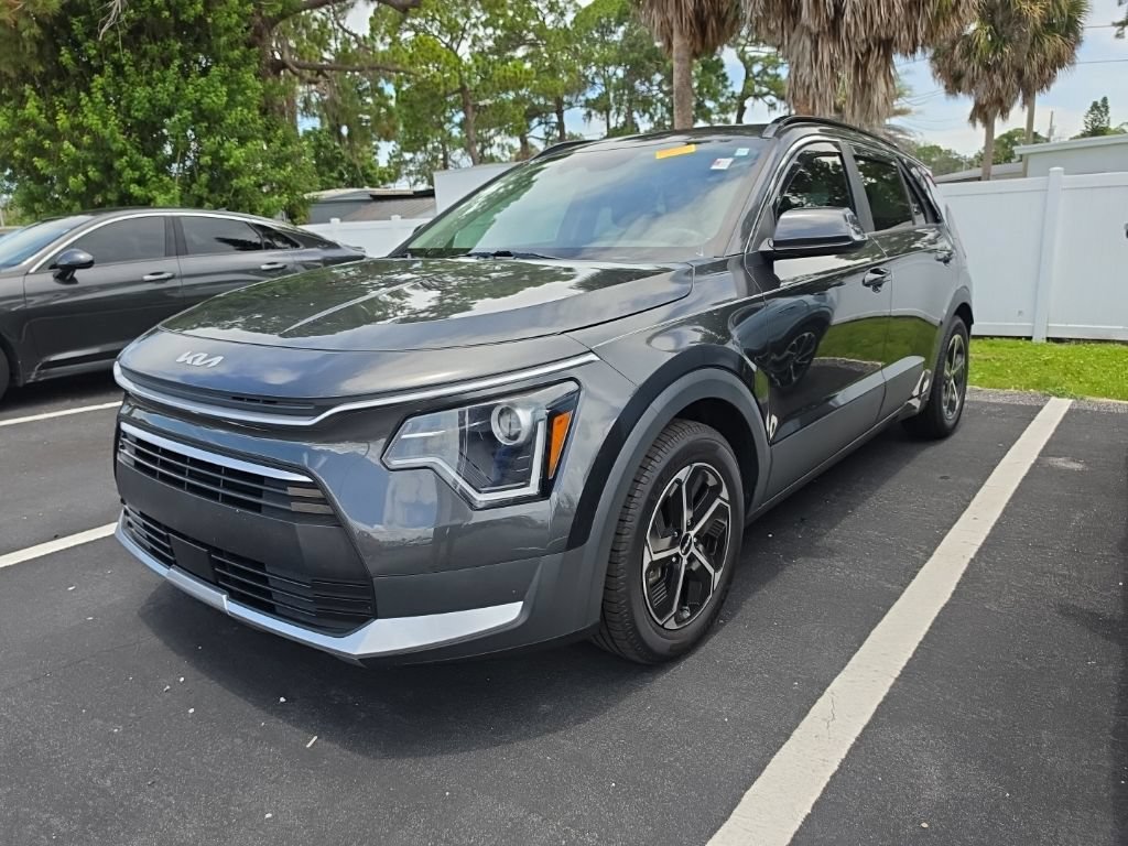 Certified 2023 Kia Niro EX FWD image 4
