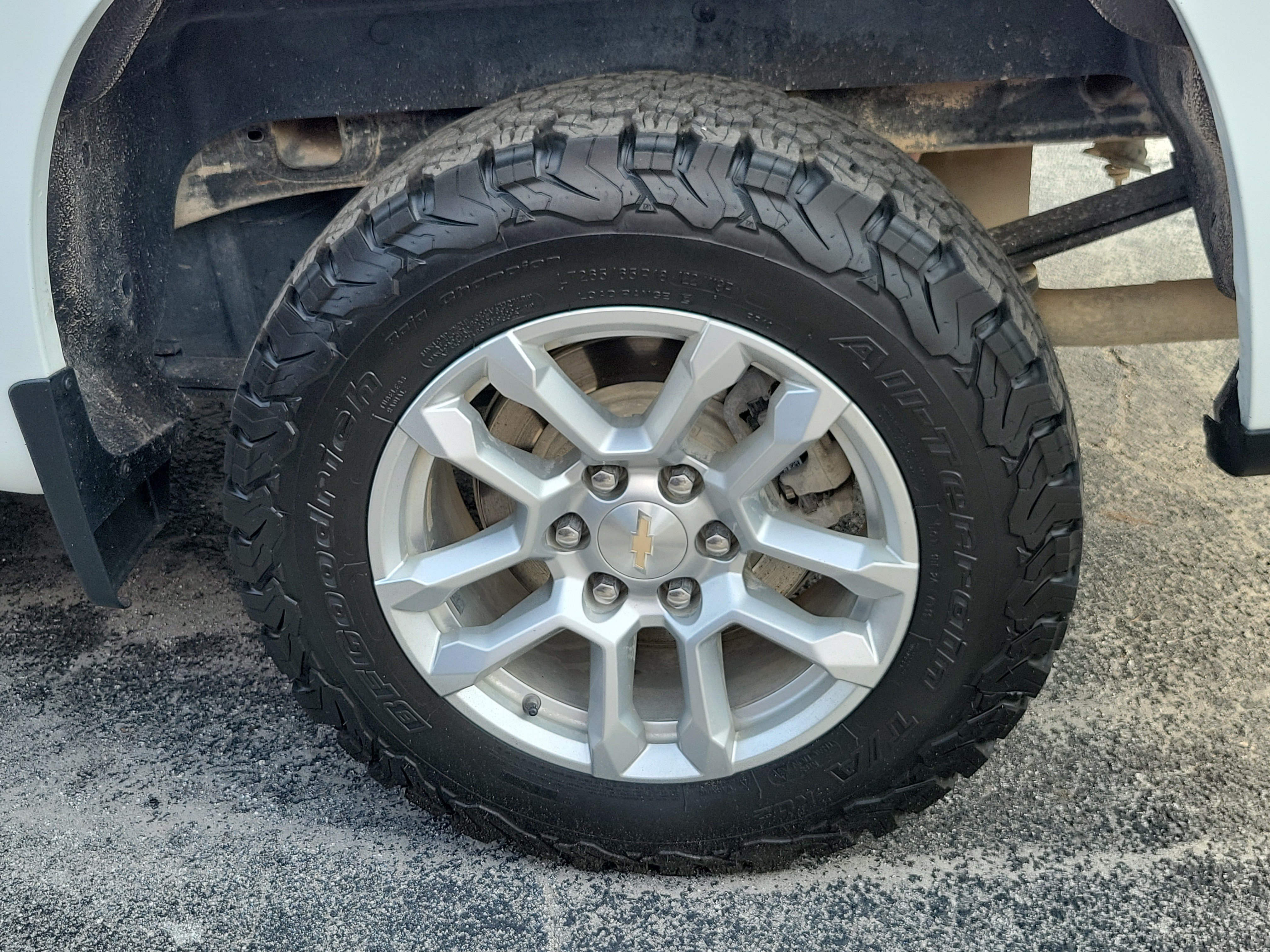Used 2022 Chevrolet Silverado 1500 LT w/ Z71 Off-Road Package AWD/4WD image 9