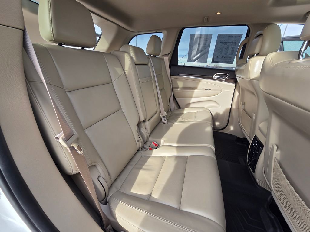 Used 2017 Jeep Grand Cherokee Limited w/ Trailer Tow Group IV image 33