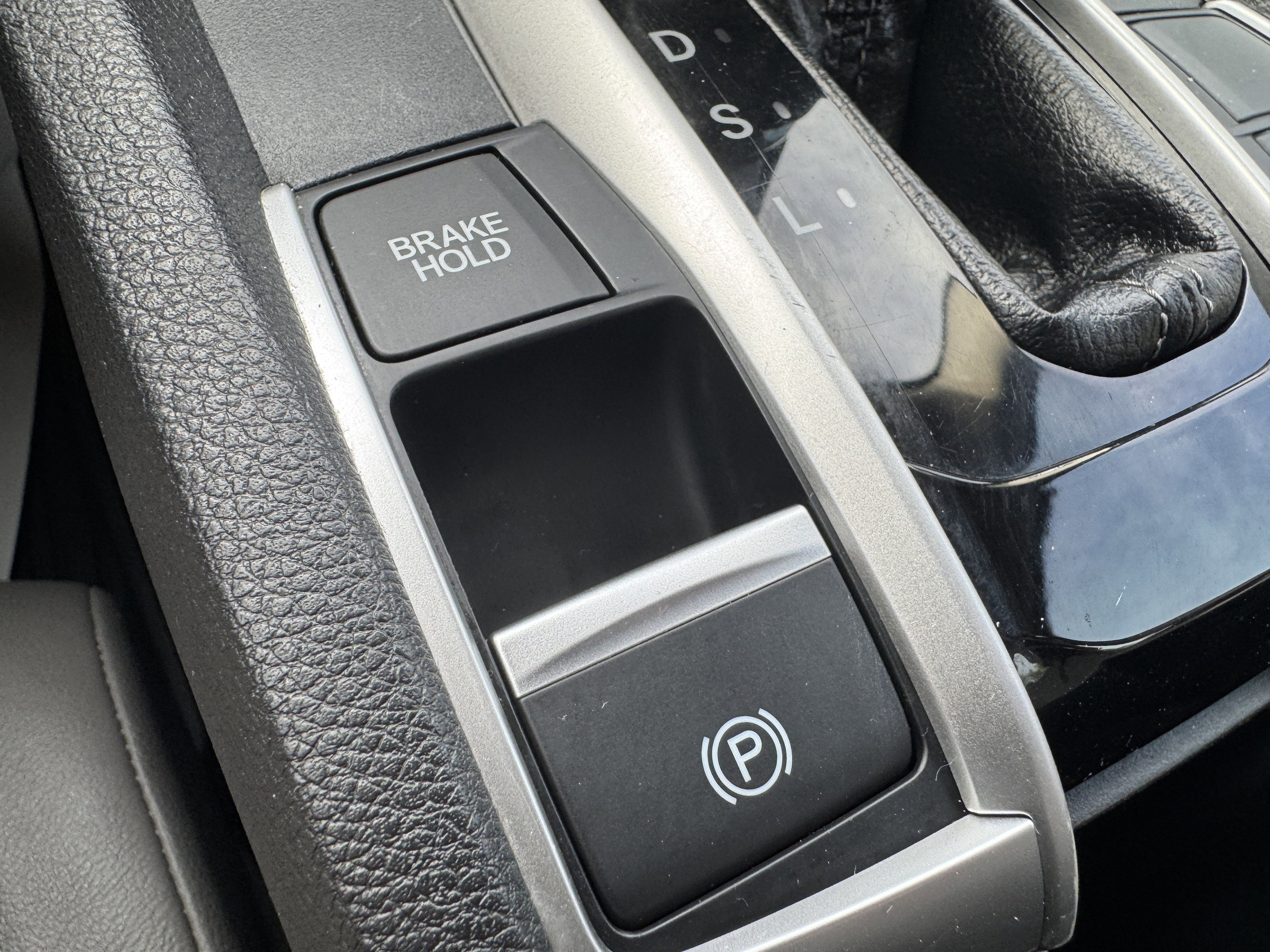 Used 2017 Honda Civic EX-L image 29