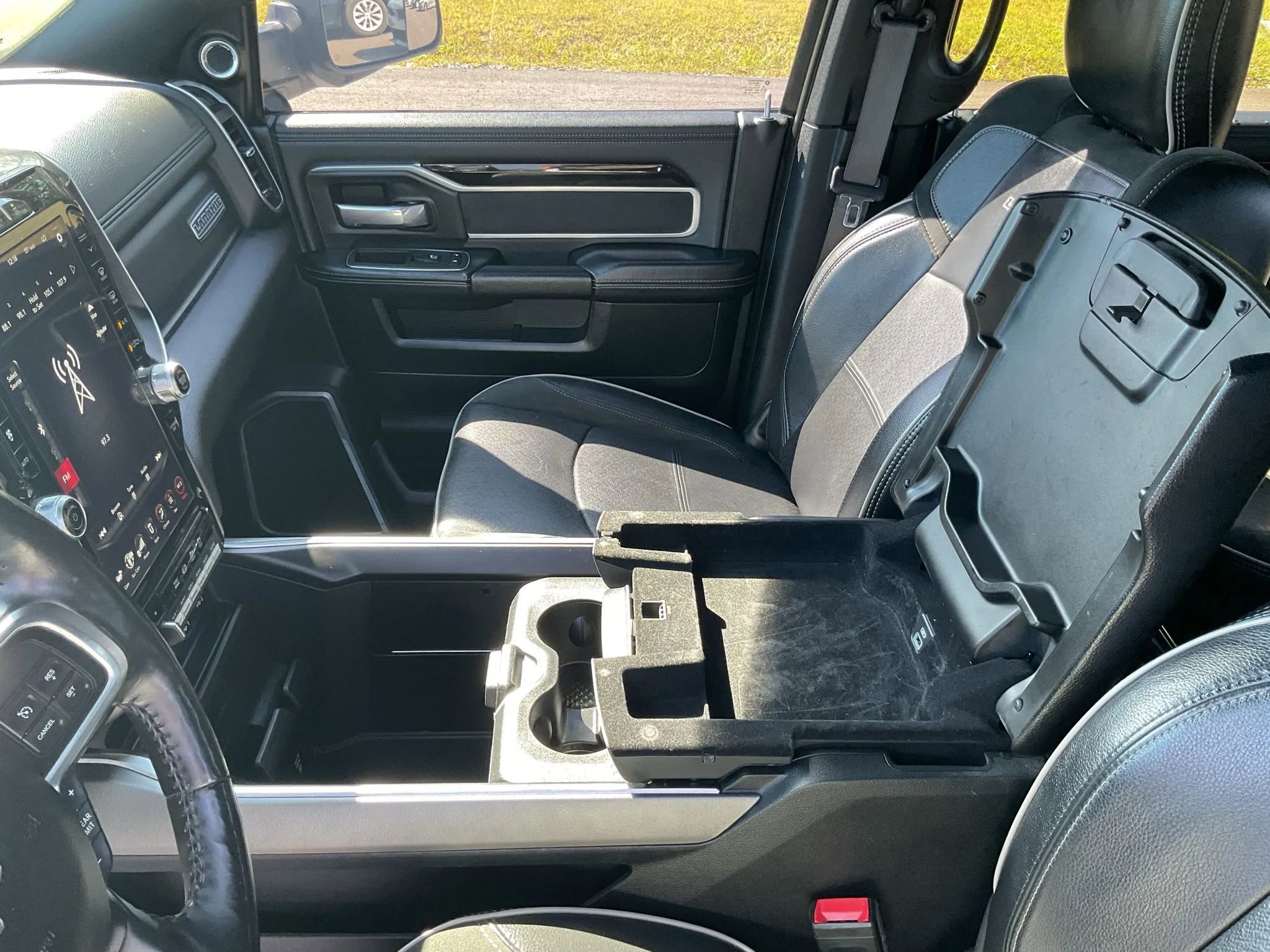 Used 2020 RAM 2500 Laramie image 33
