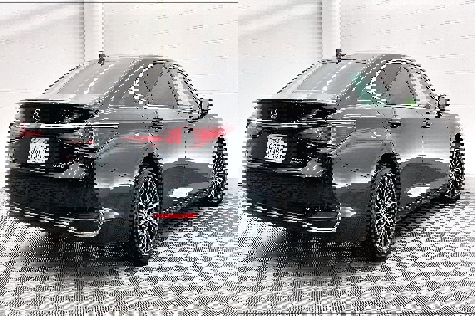 Used 2025 Lexus ES 300h w/ Premium Package image 11