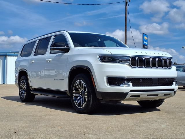Used 2024 Jeep Wagoneer L Series II w/ Flexible Seating Group RWD image 3